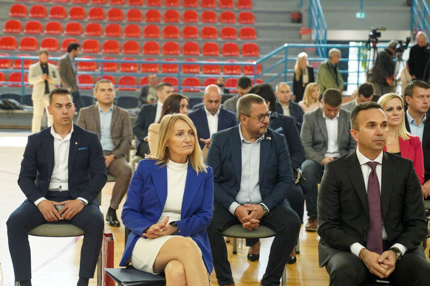 dodela ugovora ee06