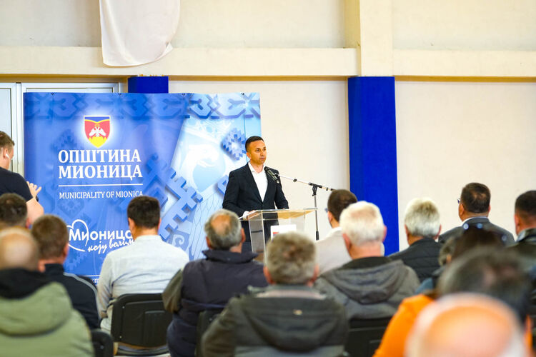 Janković pozdravlja prisutne